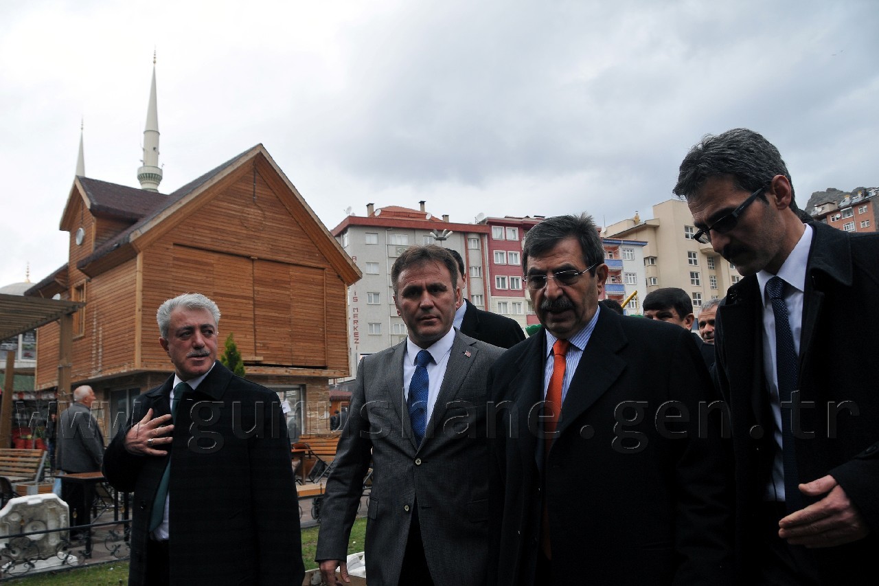 Çevre ve Şehircilik Bakanı İdris Güllüce Gümüşhane'de 15