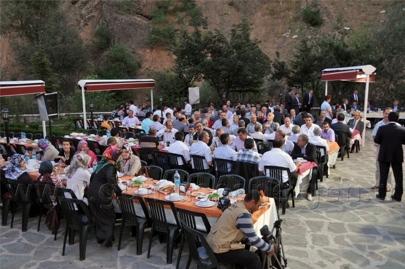 Bekir Bozdağ, Şehit Aileleri ve Gazilerle İftar Yaptı 2