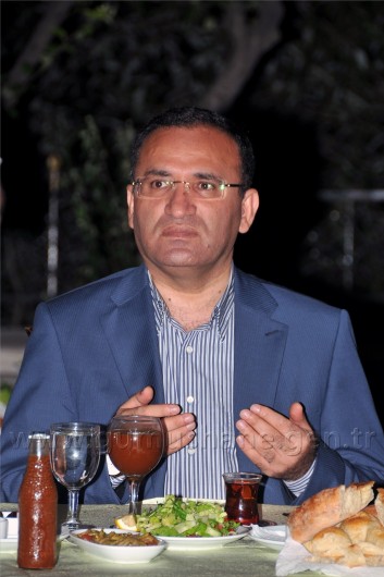 Bekir Bozdağ, Şehit Aileleri ve Gazilerle İftar Yaptı 4