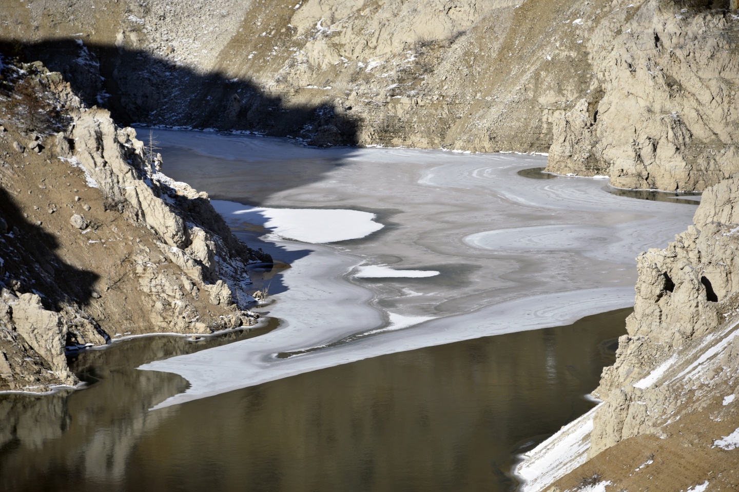 Türkiye’nin en hızlı akan çaylarından Harşit Çayı dondu 25