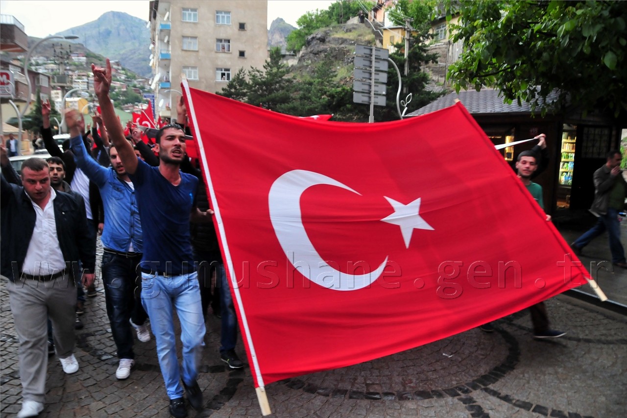 Gümüşhane'de Bayrağa Saygı Yürüyüşü Düzenlendi 2