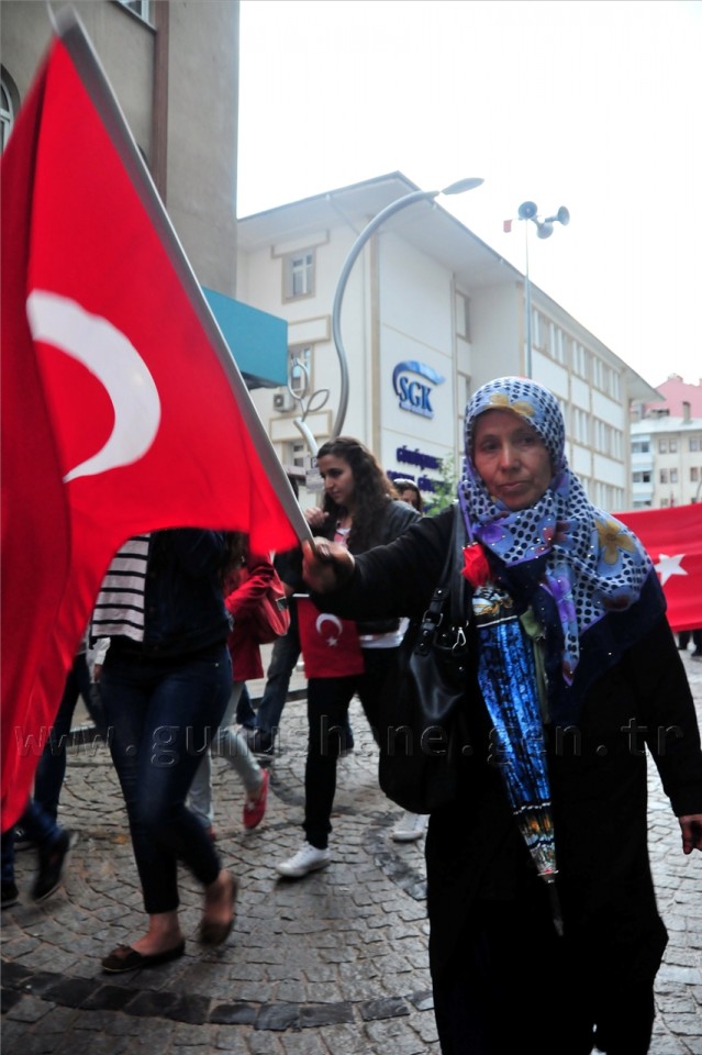 Gümüşhane'de Bayrağa Saygı Yürüyüşü Düzenlendi 17