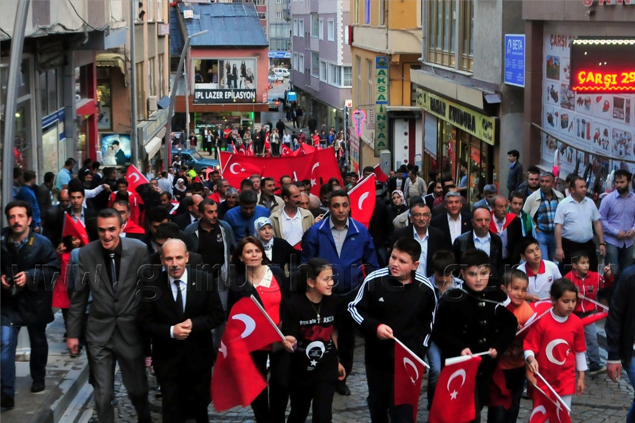 Gümüşhane'de Bayrağa Saygı Yürüyüşü Düzenlendi 4