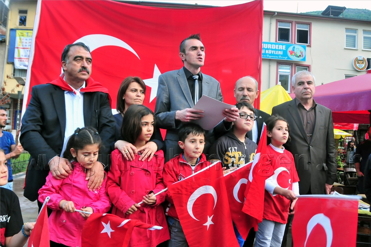 Gümüşhane'de Bayrağa Saygı Yürüyüşü Düzenlendi 18