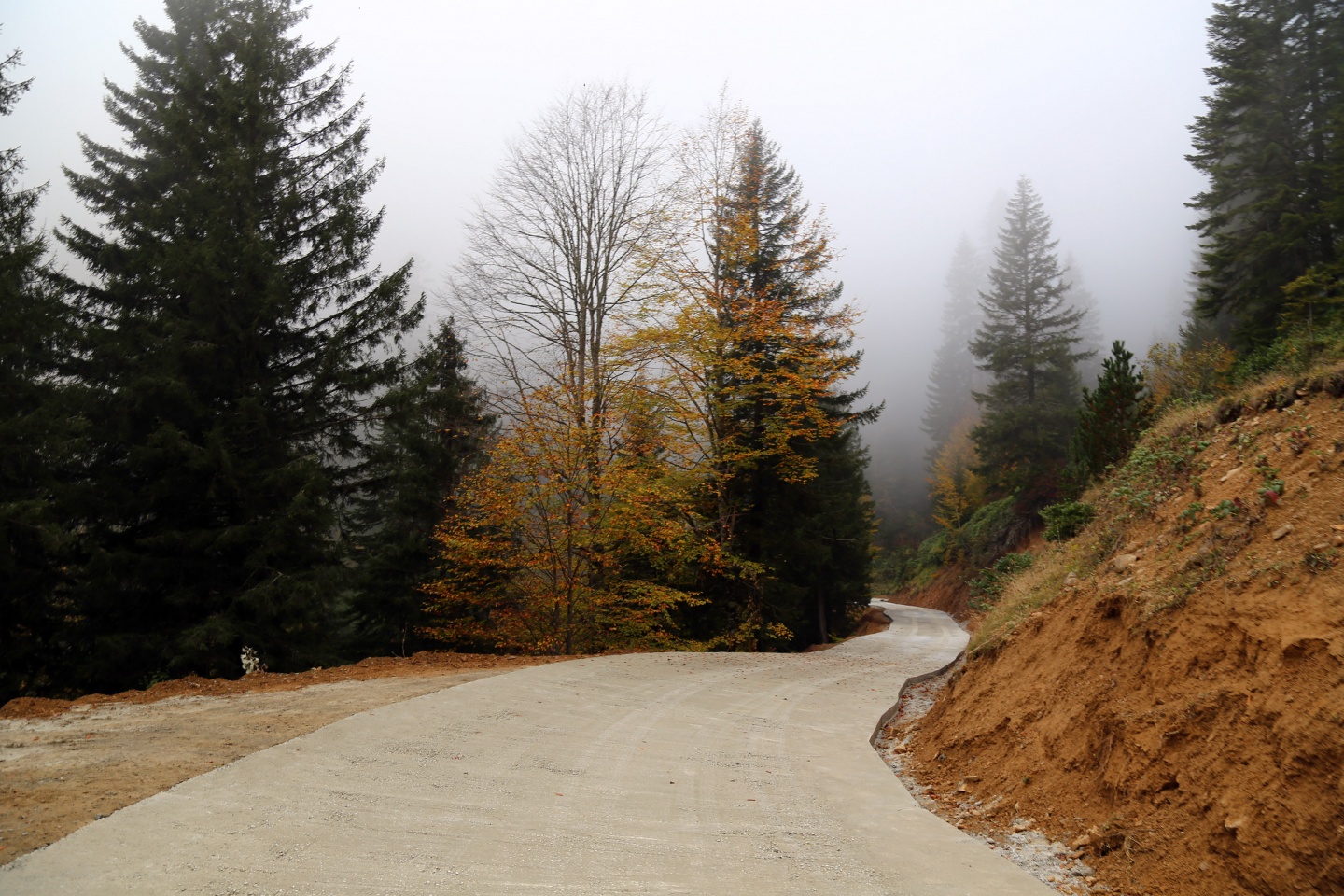 Güvende ve Erikbeli yolunda hummalı çalışma 4