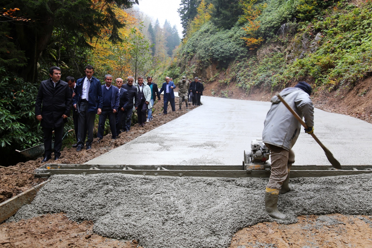 Güvende ve Erikbeli yolunda hummalı çalışma 6