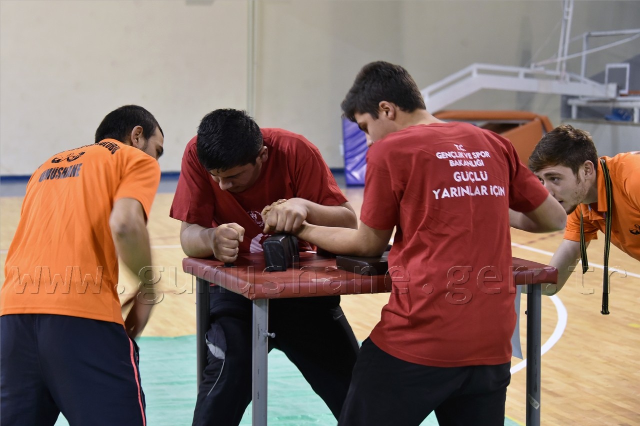 Liseler arası bilek güreşi şampiyonasına yoğun ilgi 2