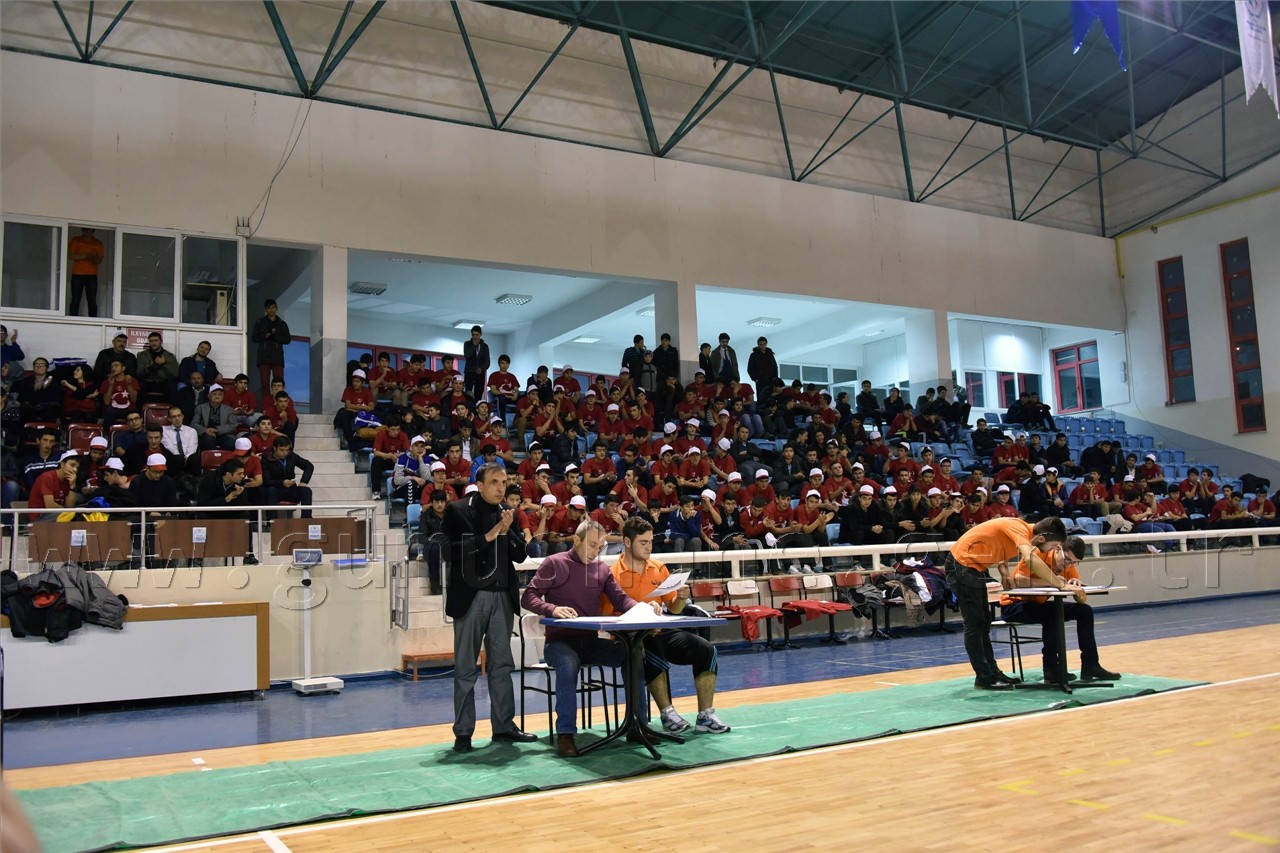 Liseler arası bilek güreşi şampiyonasına yoğun ilgi 4