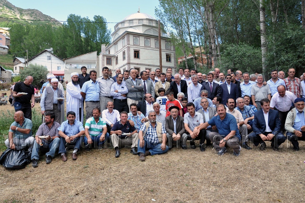 Dölek Köyünde 700 Bin Liralık Camii  1