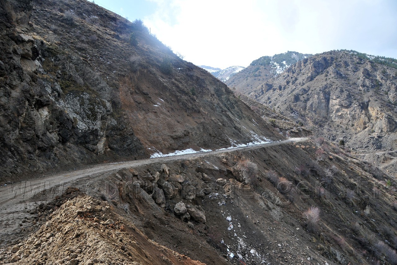 Özel İdare Canca Kalesi Yolunda Onarım Yapıyor 4