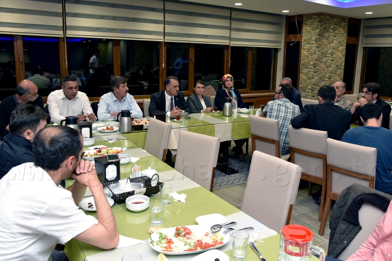 Milletvekili Canlı basınla buluştu 2