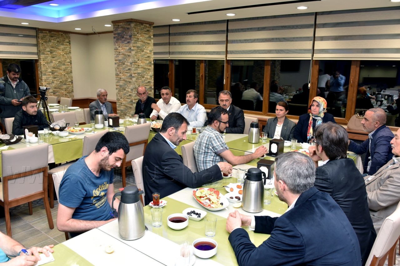 Milletvekili Canlı basınla buluştu 4