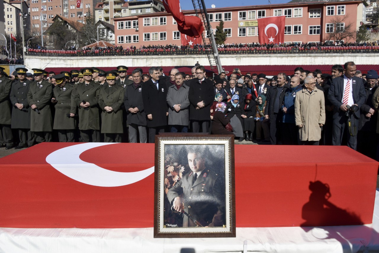 Gümüşhane gül yüzlü şehidini uğurladı 12