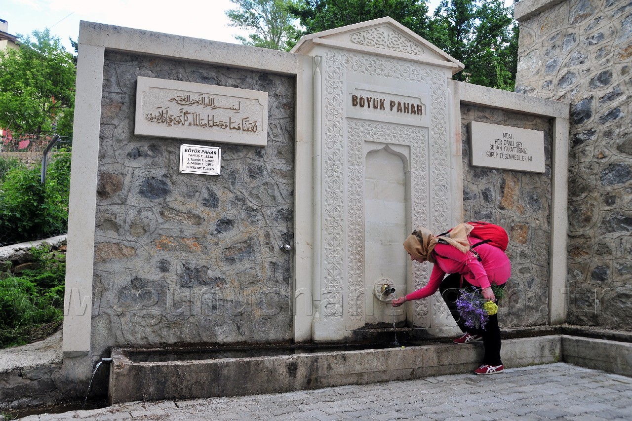 Bu Çeşmenin Suyu 458 Yıldır Akıyor 2