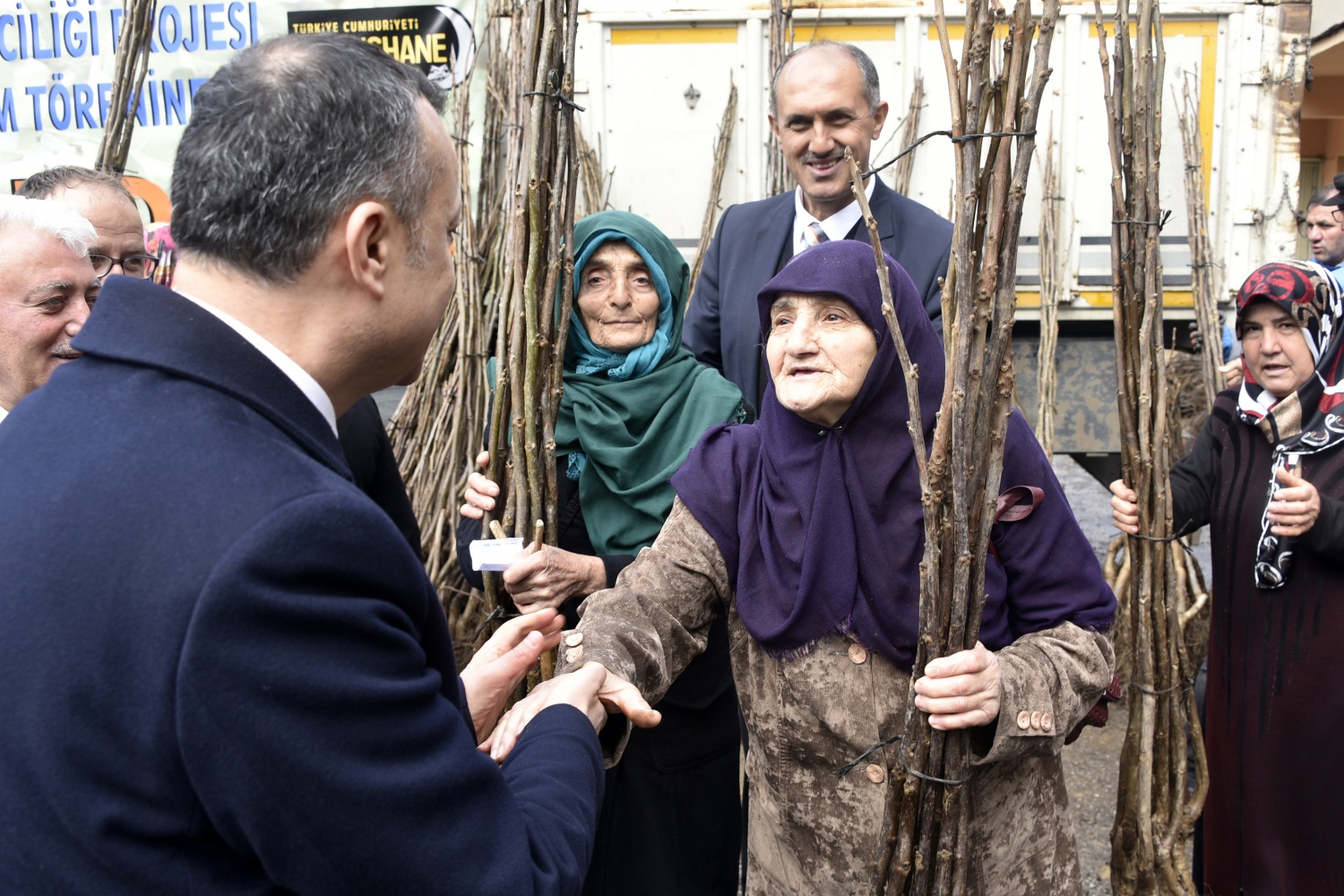 Gümüşhane’de üreticilere 36 bin adet ceviz fidanı daha dağıtıldı 7