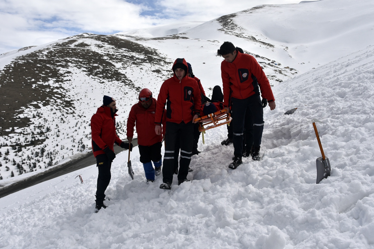 Zigana Dağında 100 personelle çığ tatbikatı 57