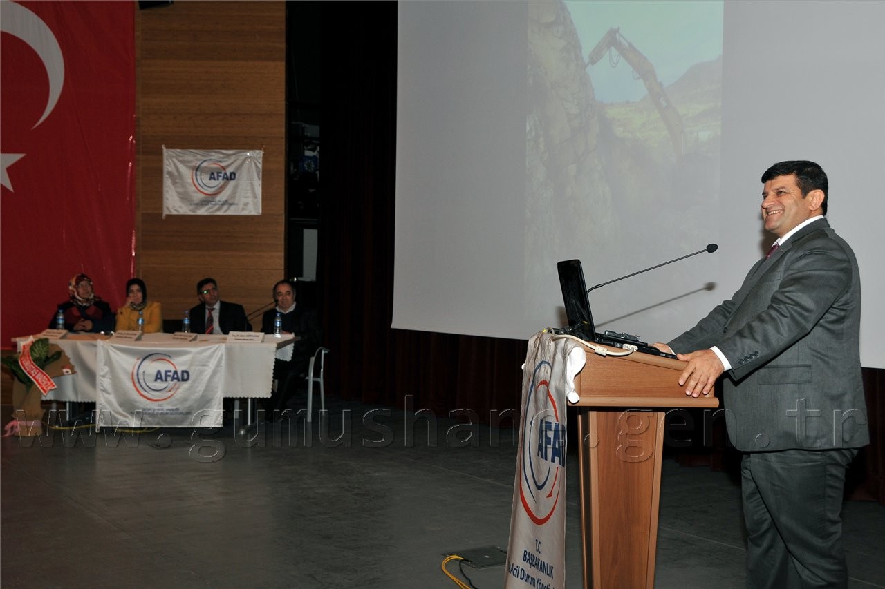 Gümüşhane'de Deprem Konferansı 35