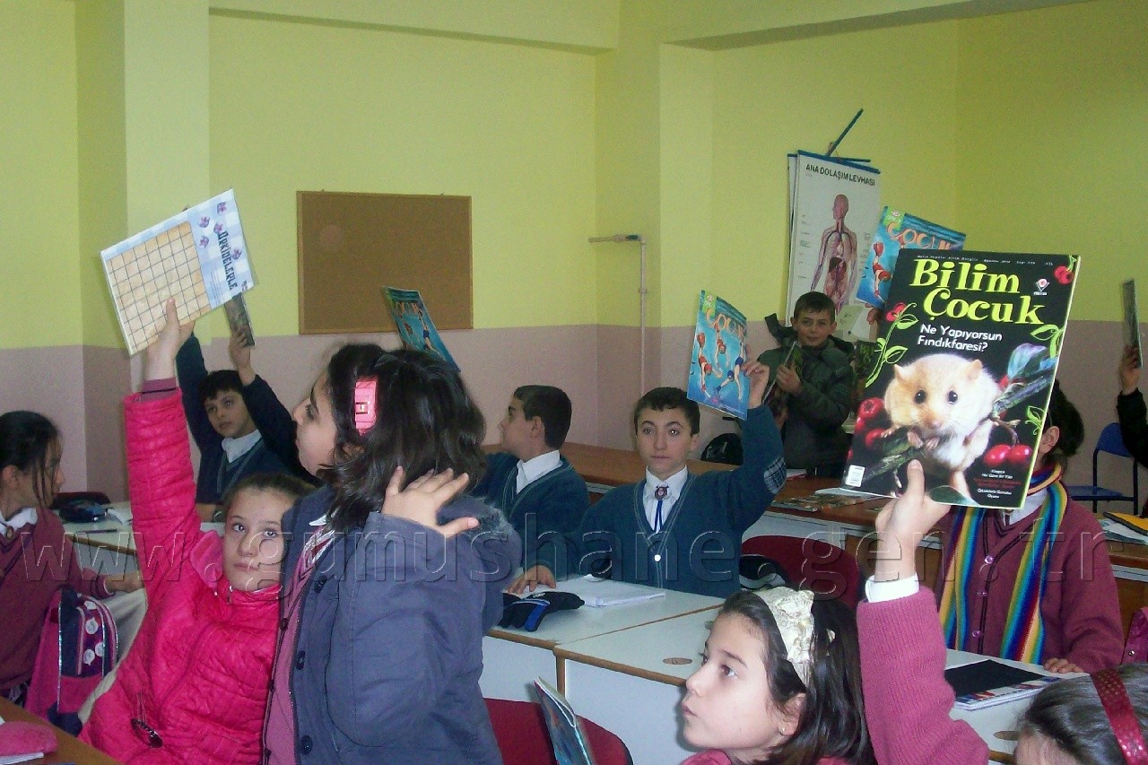 Öğrencilere TÜBİTAK ve TSE Dergileri Dağıtıldı 24