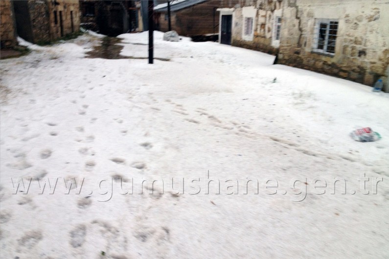 Yaz Günü Kışı Yaşadılar 3