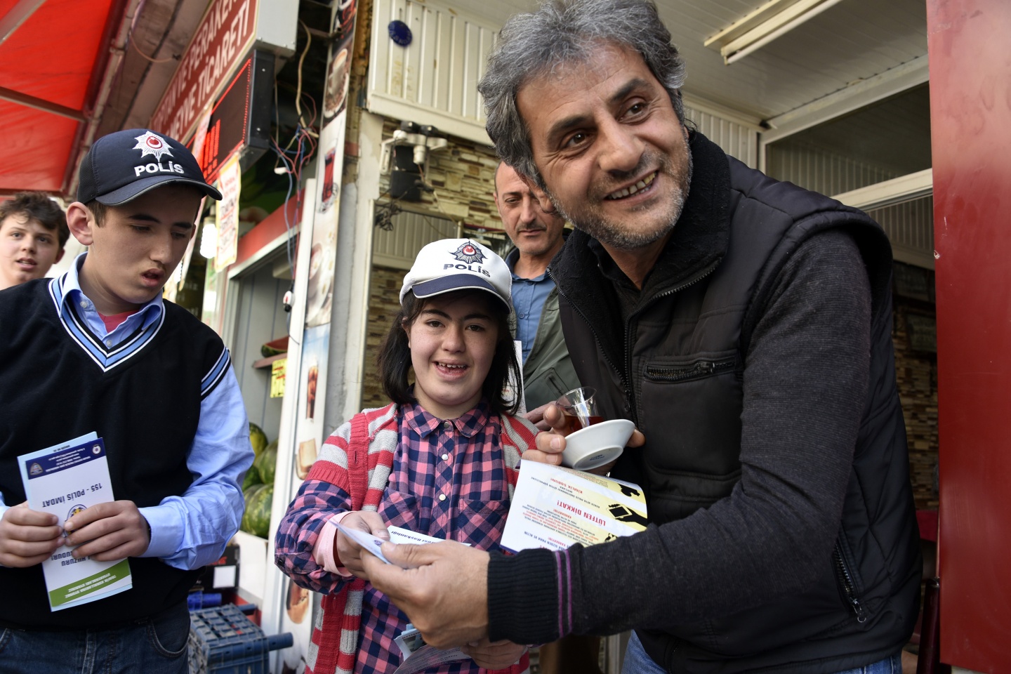 Gümüşhane Emniyeti özel çocukları sevindirdi 48