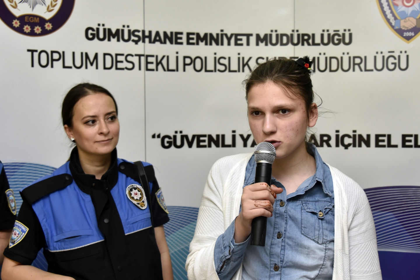 Gümüşhane Emniyeti özel çocukları sevindirdi 20