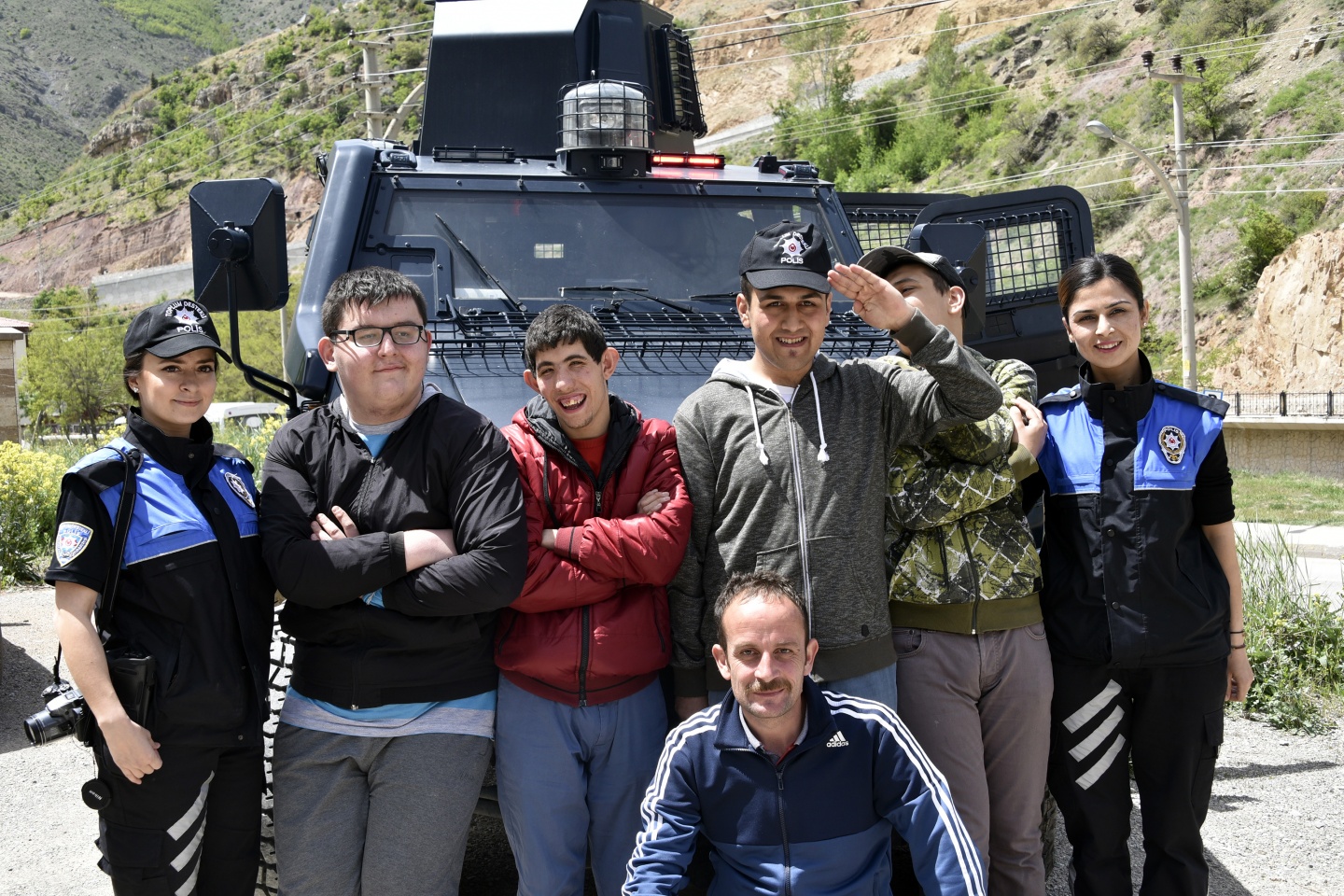 Gümüşhane Emniyeti özel çocukları sevindirdi 31