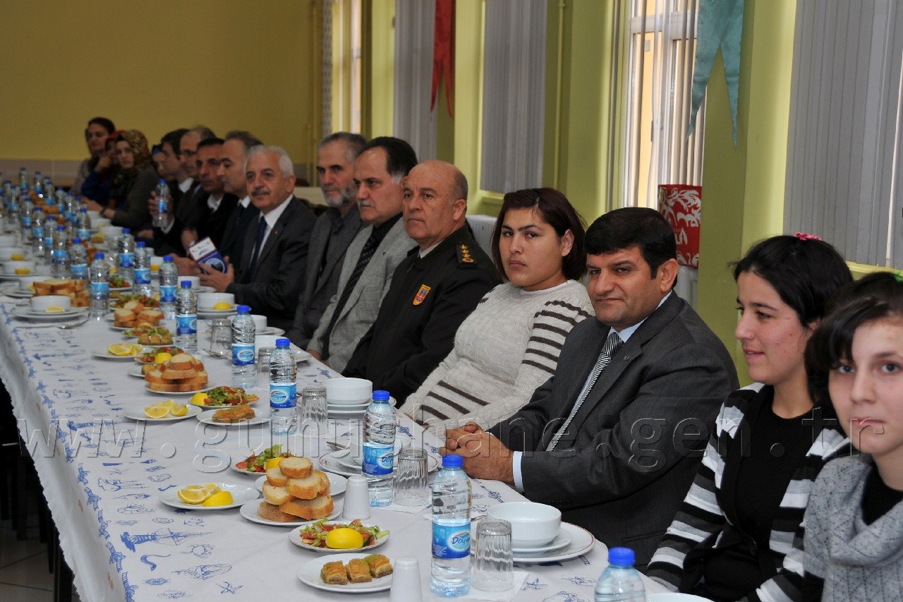 'El Ele Verip Engelleri Hep Birlikte Aşalım' 1