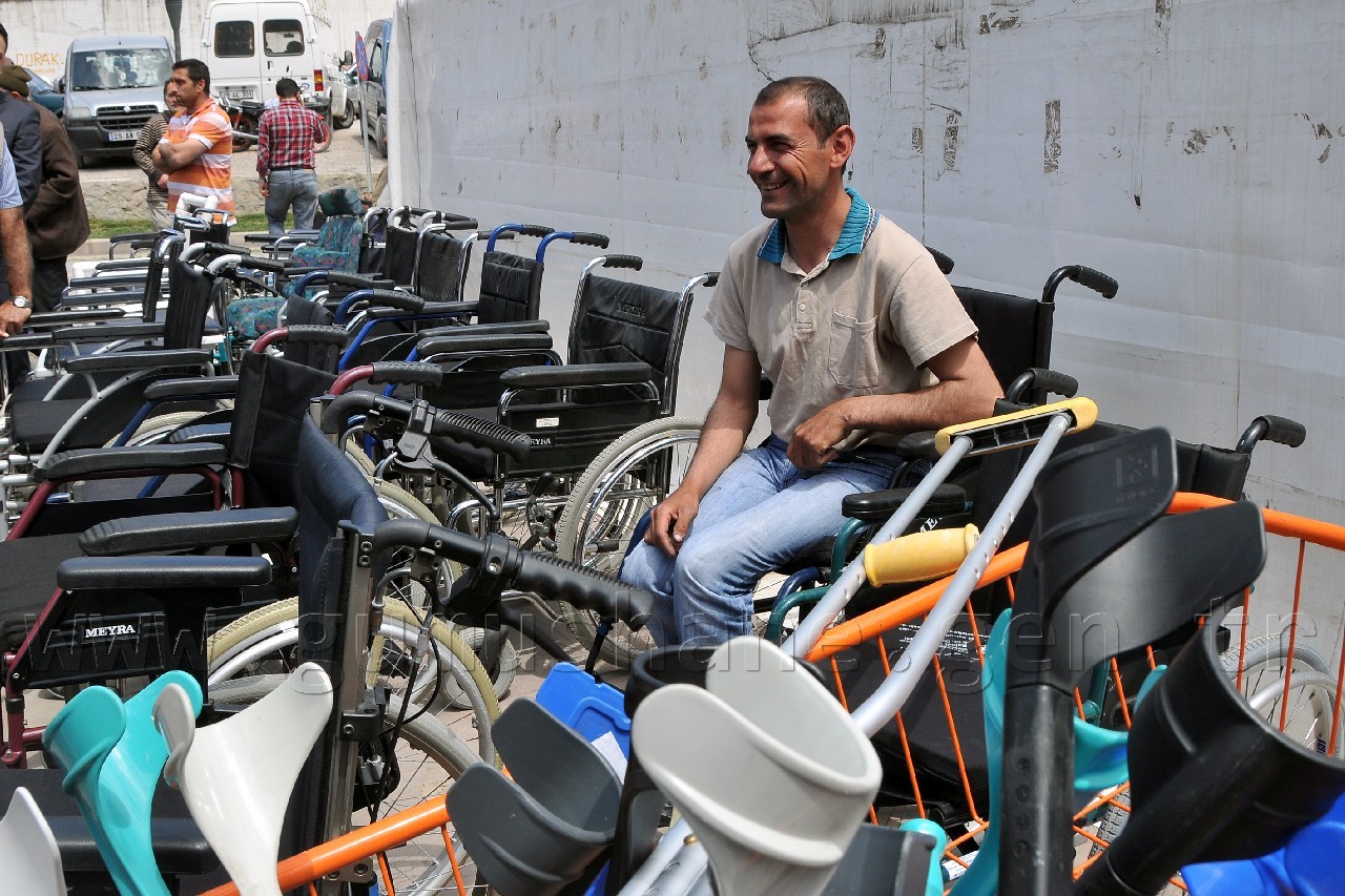 Almanya'dan Gümüşhane'ye Bir Tır Dolusu Engelli Aracı 1