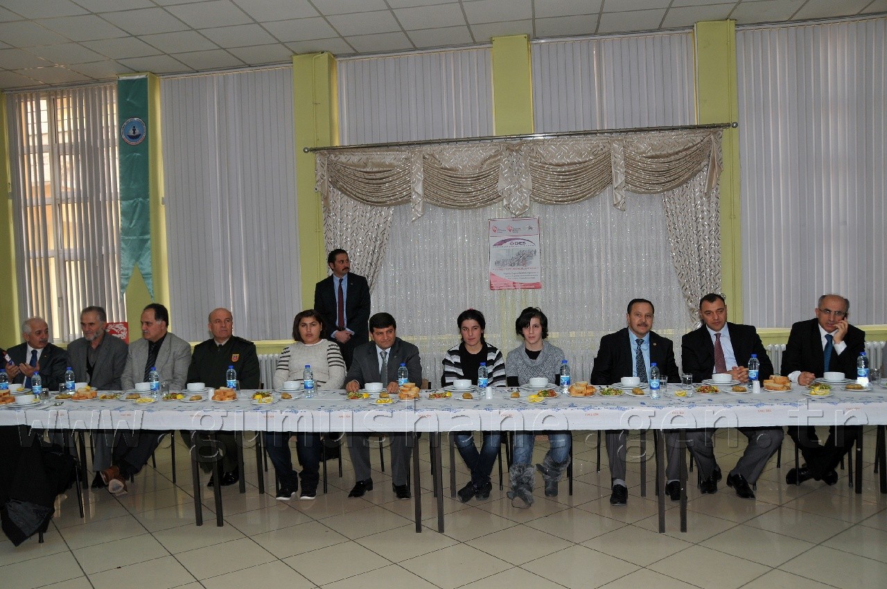 'El Ele Verip Engelleri Hep Birlikte Aşalım' 4