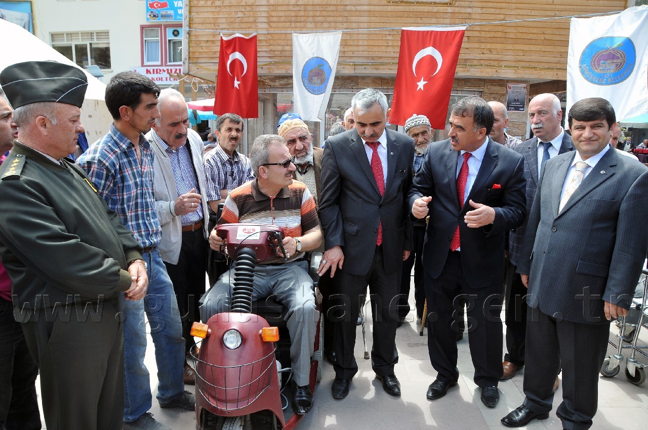 Almanya'dan Gümüşhane'ye Bir Tır Dolusu Engelli Aracı 5