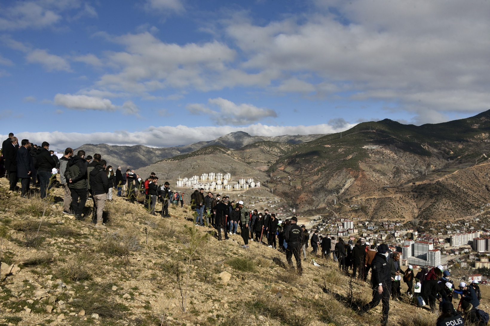 Gümüşhane’de Milli Ağaçlandırma Gününde binlerce fidan toprakla buluştu 26