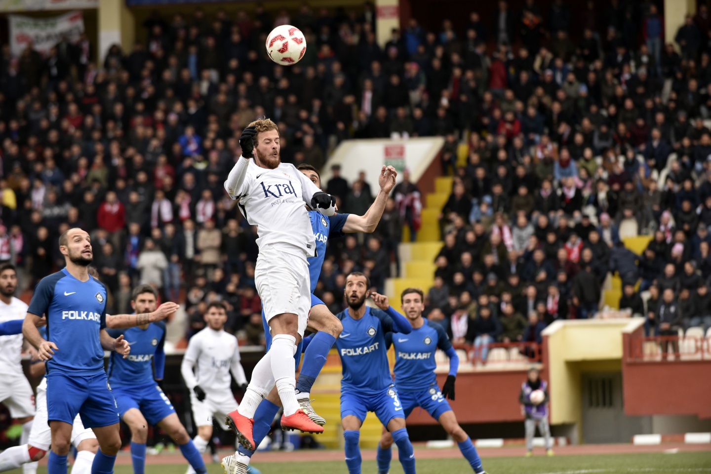 Gümüş sahasındaki ilk mağlubiyetini aldı: 0-2 94