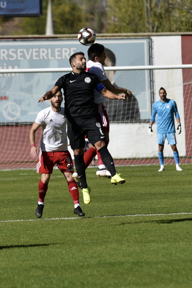 Gümüş son dakikada yıkıldı: 0-1 33