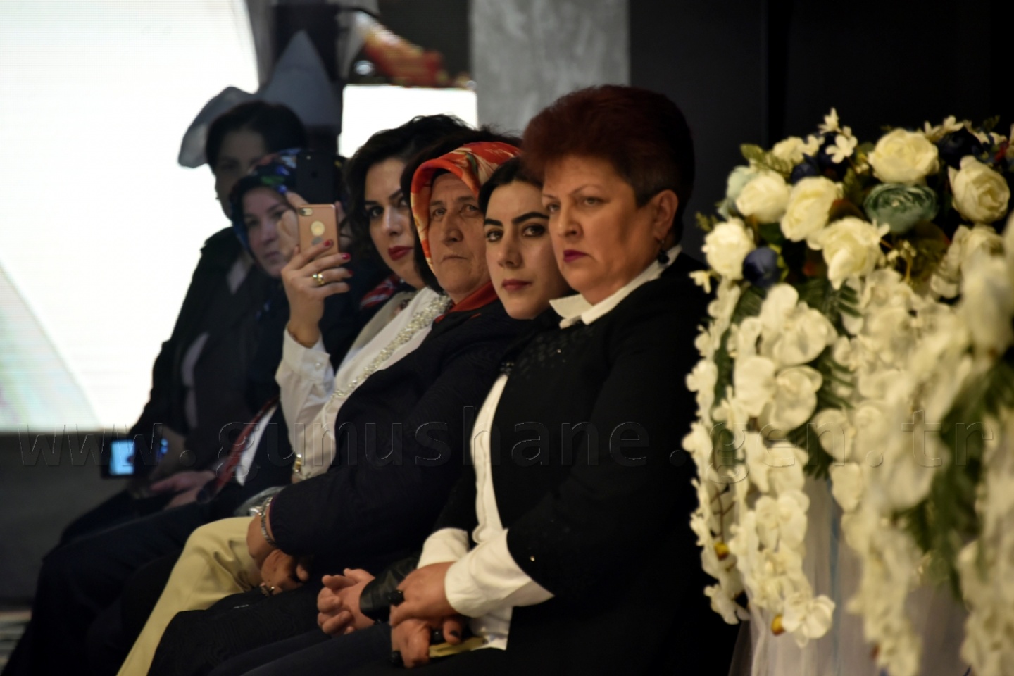 100 yıllık gelinlik podyumda 60