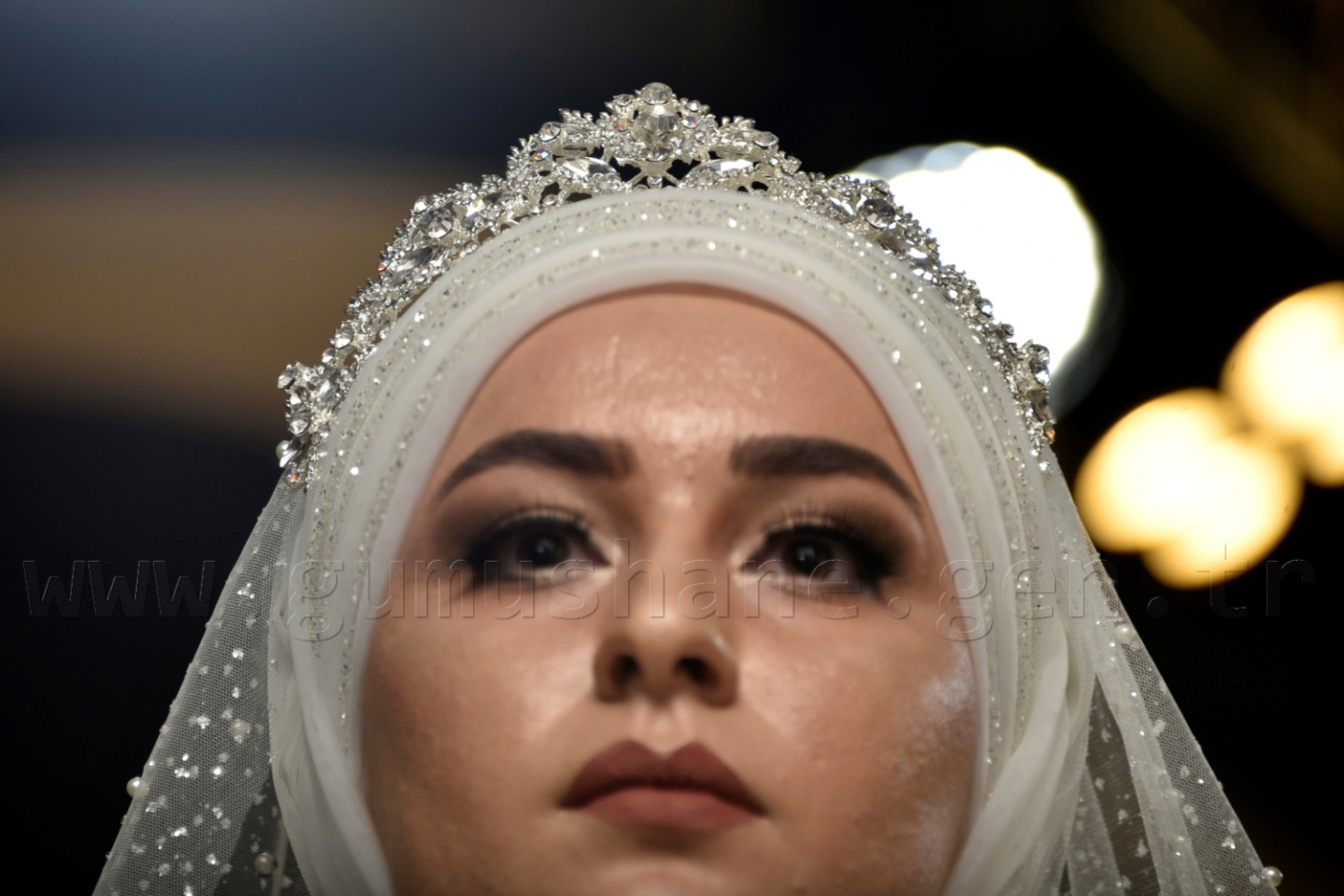 100 yıllık gelinlik podyumda 67