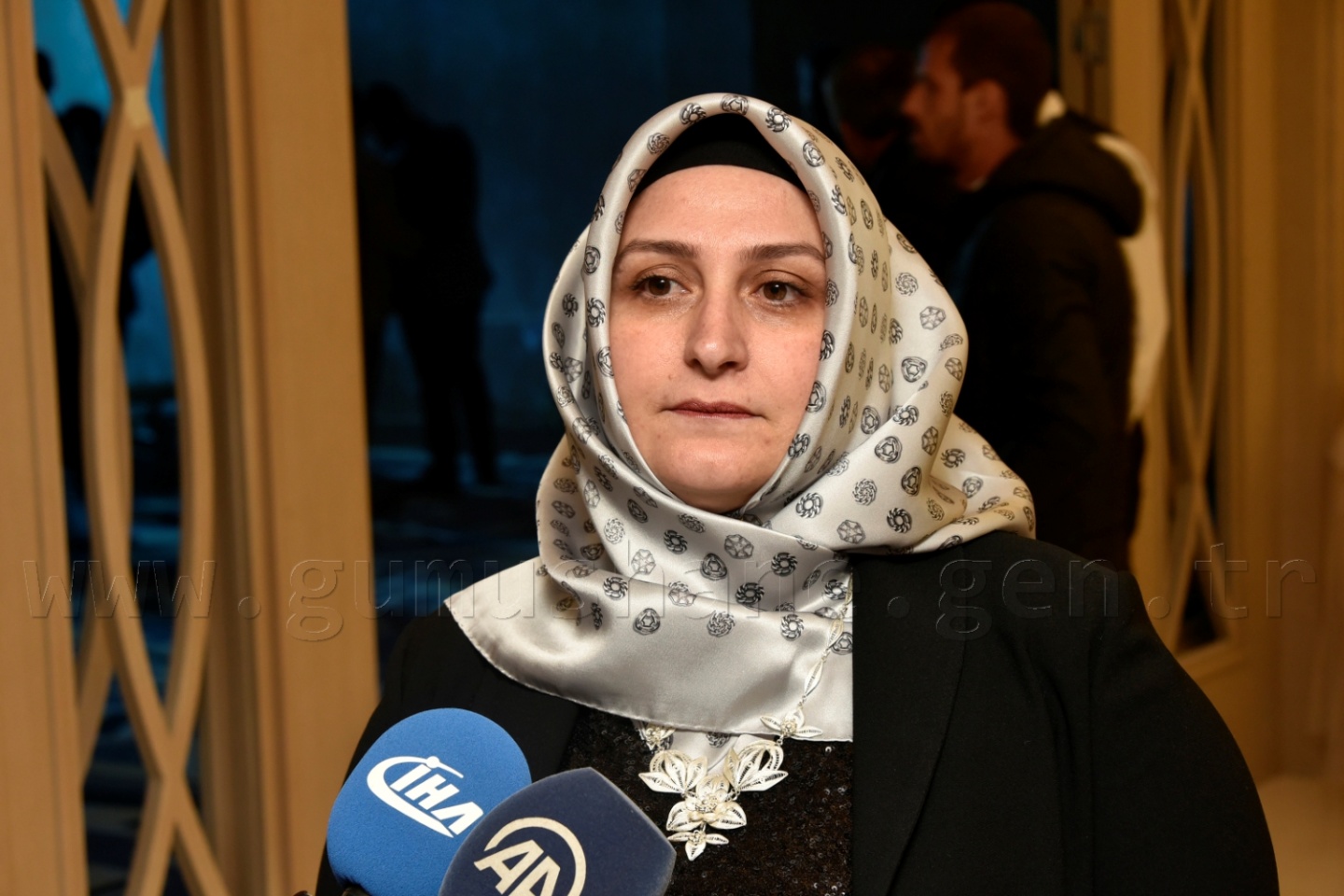 100 yıllık gelinlik podyumda 71