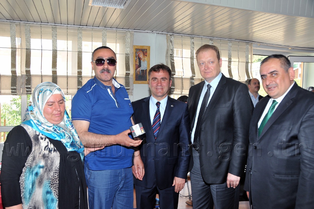 Gümüşhane'de 28 Gören Göz Cihazı Törenle Dağıtıldı 5