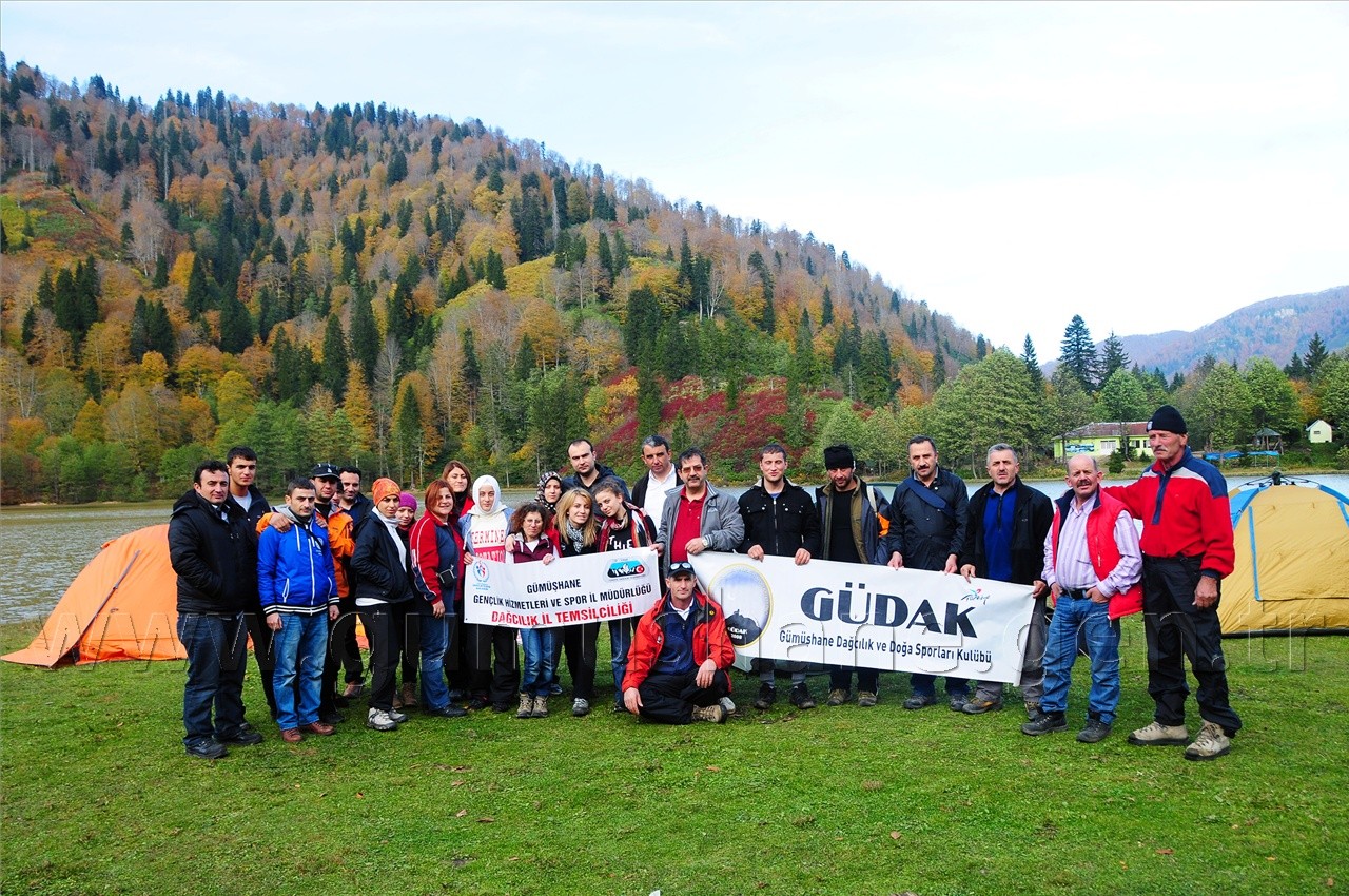 Gümüşhaneli Dağcılar Karagöl'de Kamp Kurdu 8