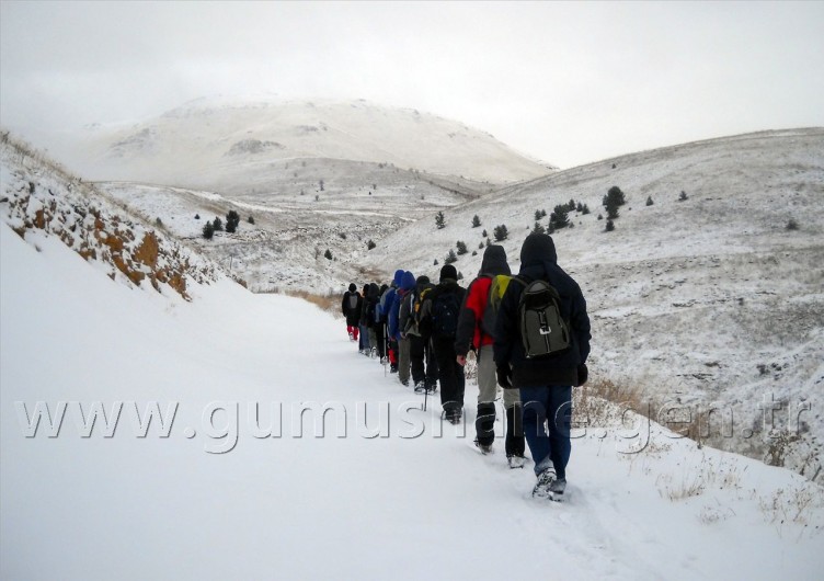 Gümüşhaneli Dağcılar Sarıçiçek Köyüne Yürüdü 27