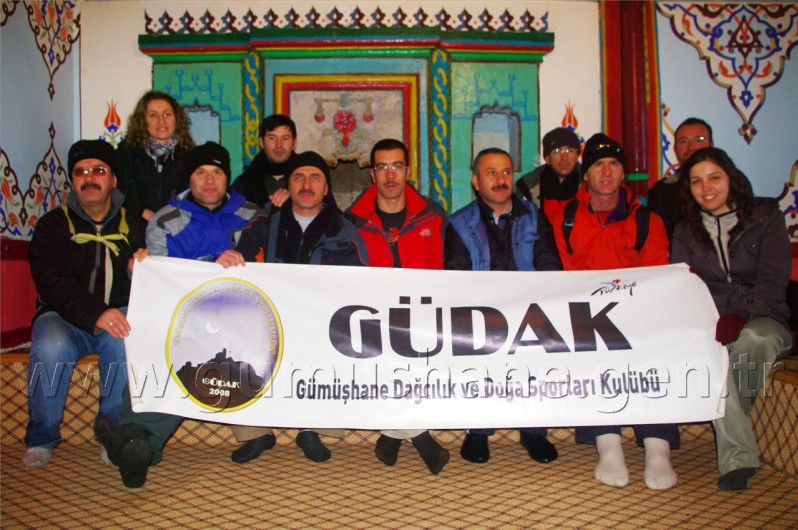 Gümüşhaneli Dağcılar Sarıçiçek Köyüne Yürüdü 29