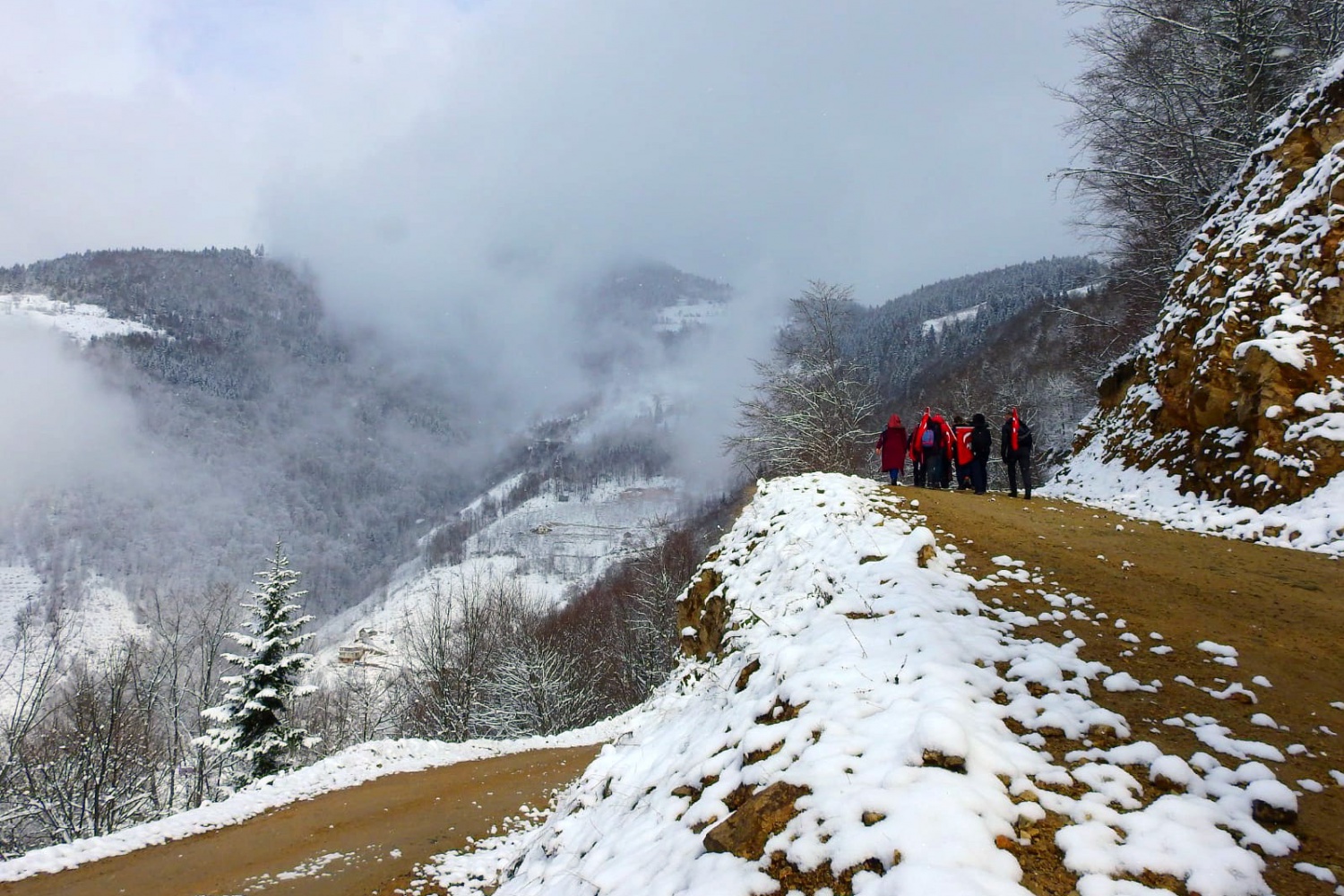 Gümüşhaneli dağcılar Çanakkale şehitleri için yürüdü 20