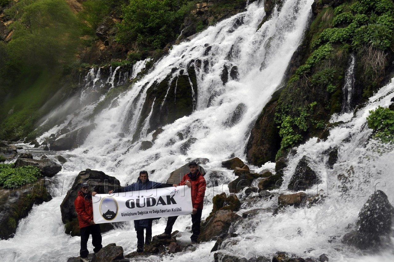 Gümüşhaneli Dağcılar Tomara'da 12