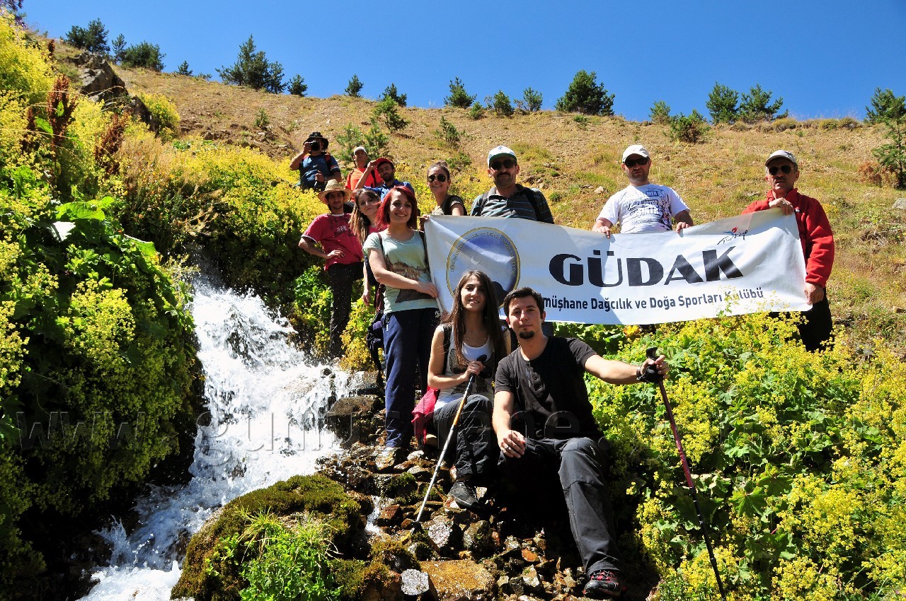 Gümüşhaneli Dağcılardan Bayram Yürüyüşü 1