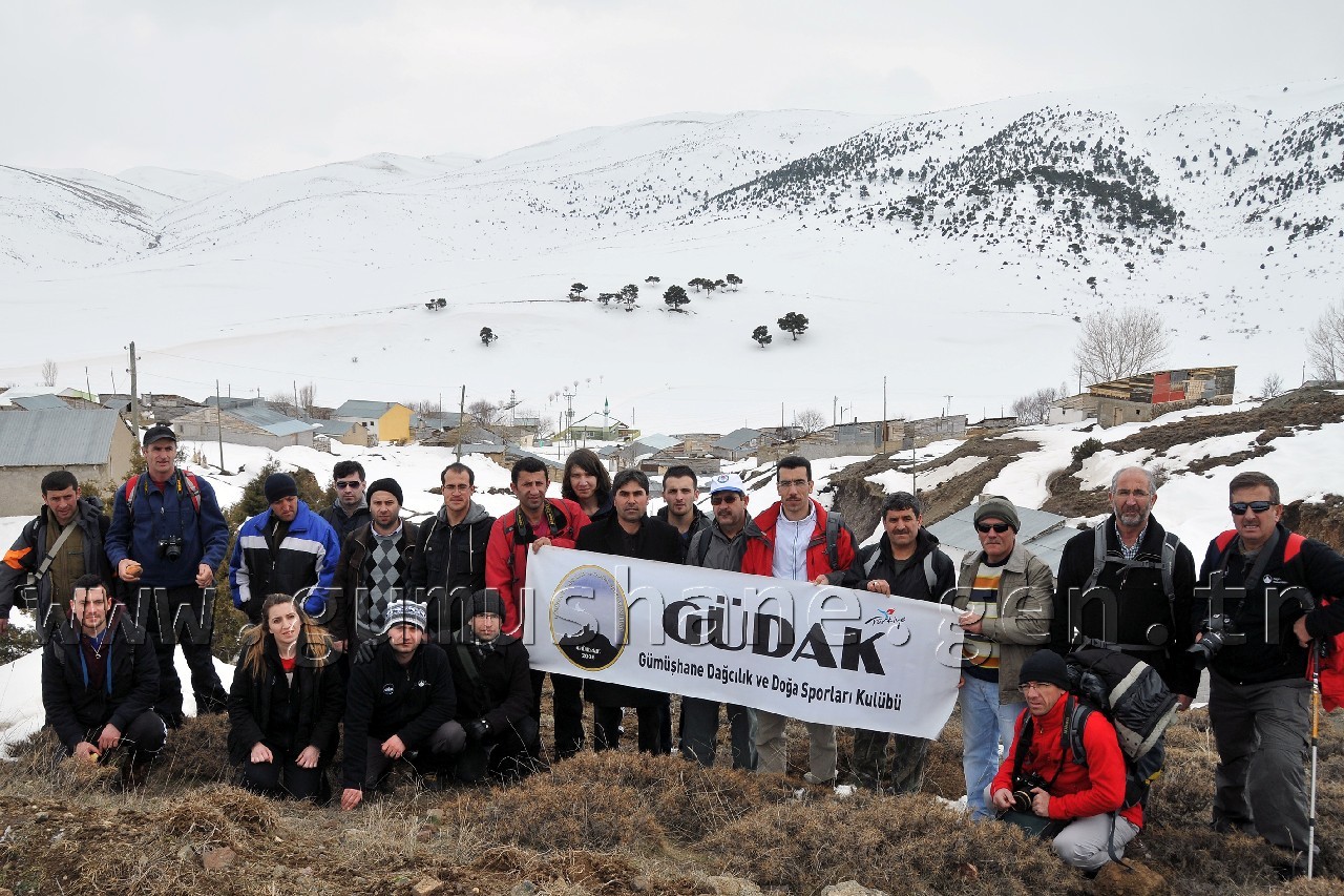 Gümüşhaneli Dağcılar Ernek Yaylasına Yürüdü 2