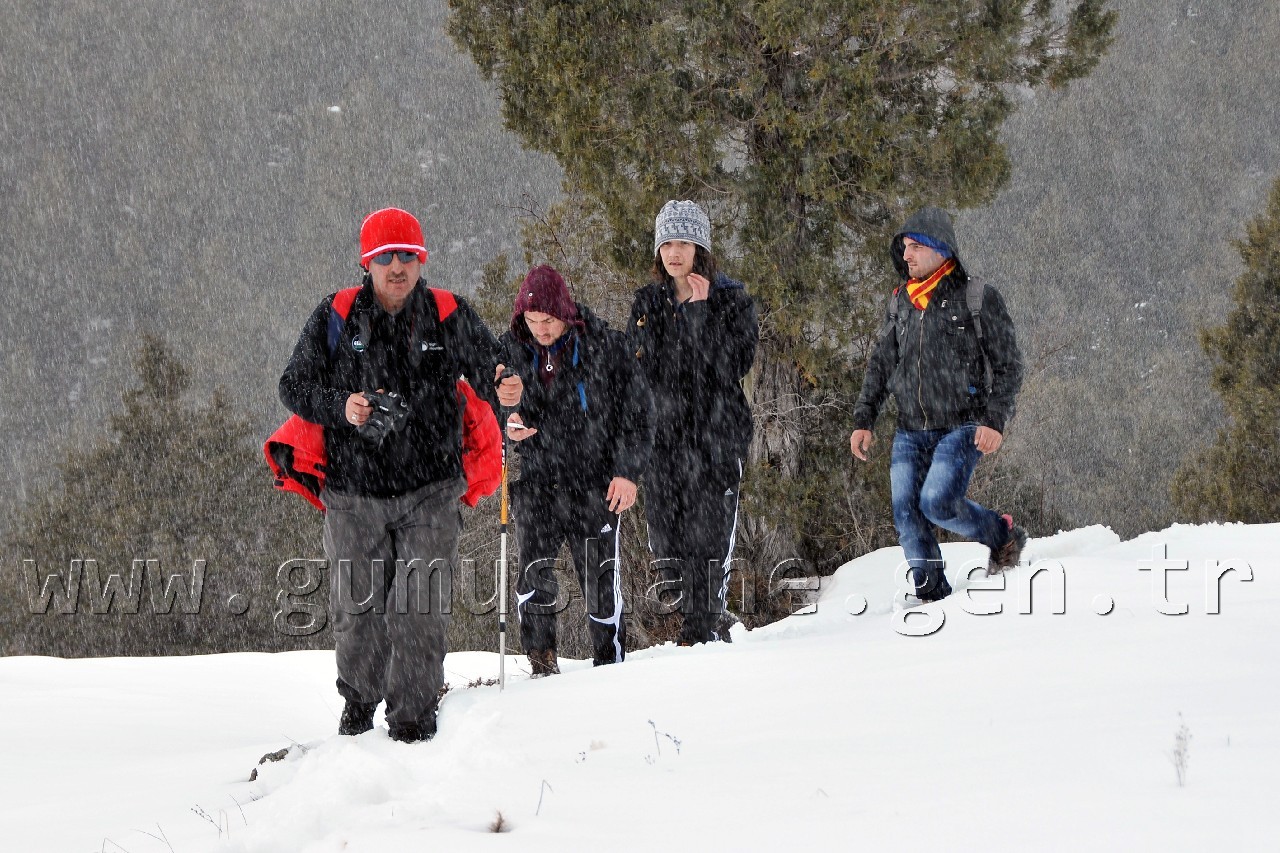 Gümüşhaneli Dağcılar Ernek Yaylasına Yürüdü 7