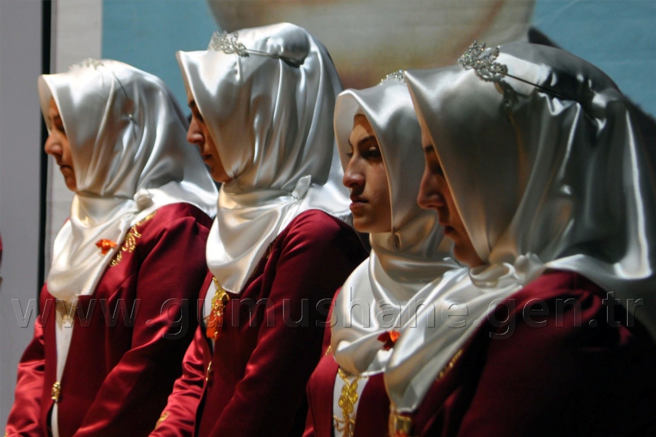 Hafızlar Belgelerini Aldı, Taçlarını Taktı 2