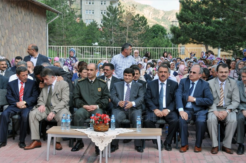 Gümüşhane'de Halk Eğitim Sergisi Açıldı 1