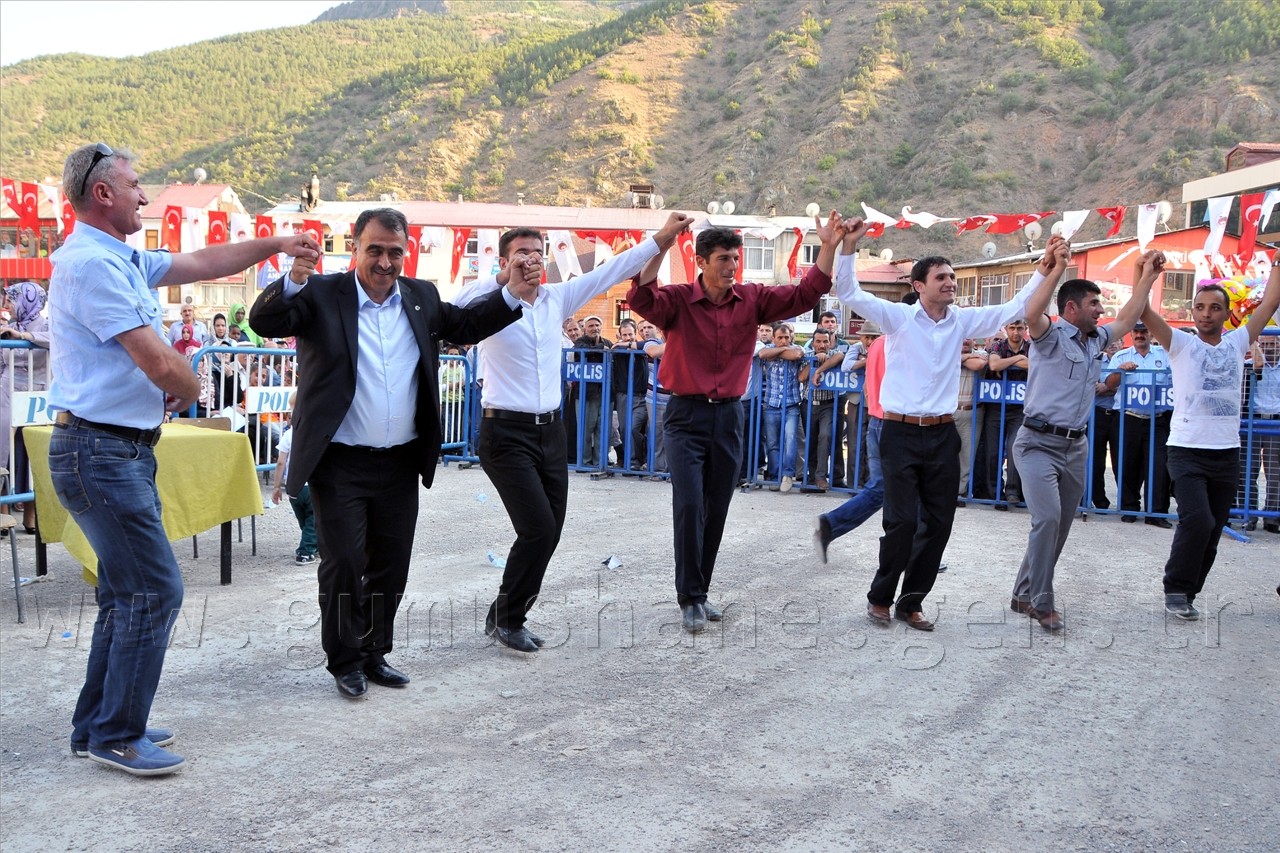 Mahalli Halk Oyunları Yarışması Düzenlendi 1