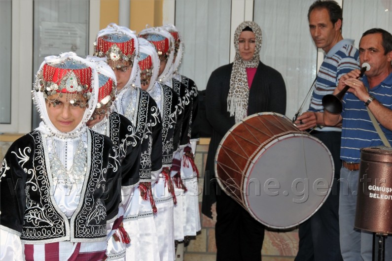 Gümüşhane'de Halk Eğitim Sergisi Açıldı 3