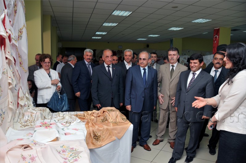 Gümüşhane'de Halk Eğitim Sergisi Açıldı 4